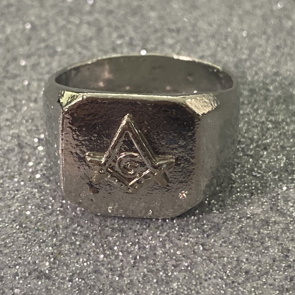 Mason Symbol Mens Ring size 10